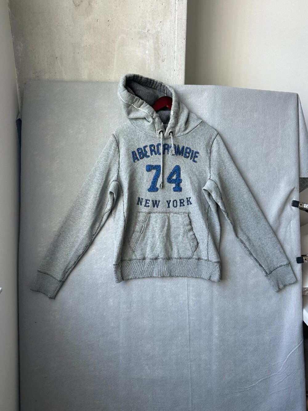 Abercrombie & Fitch Hoodie Mens Medium Gray Muscle 74 New York Distressed Y2K